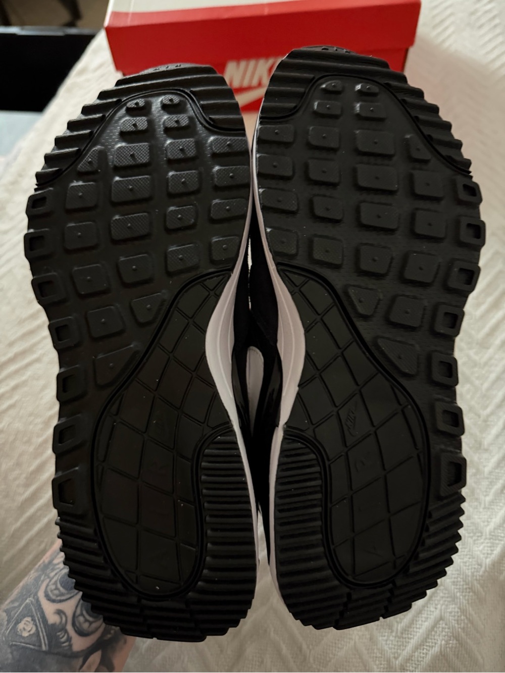 Nike Air Max Black and White - Picture 7 of 9
